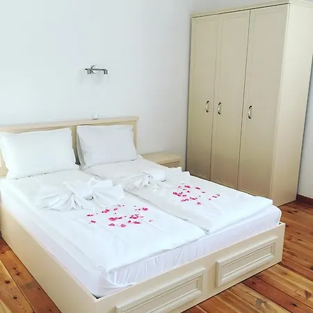 Луксозна вила White House Villas With Pool