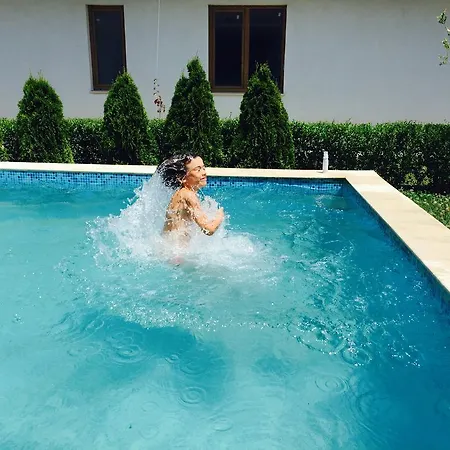 Луксозна вила White House Villas With Pool Лозенец