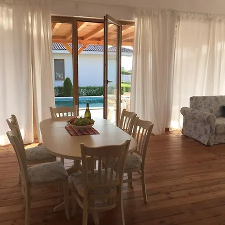 Луксозна вила White House Villas With Pool Лозенец