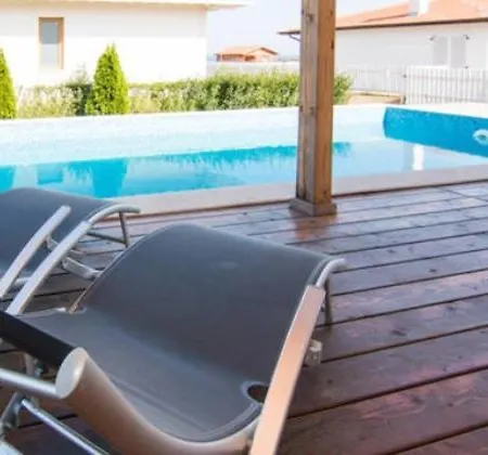 White House Villas With Pool Лозенец